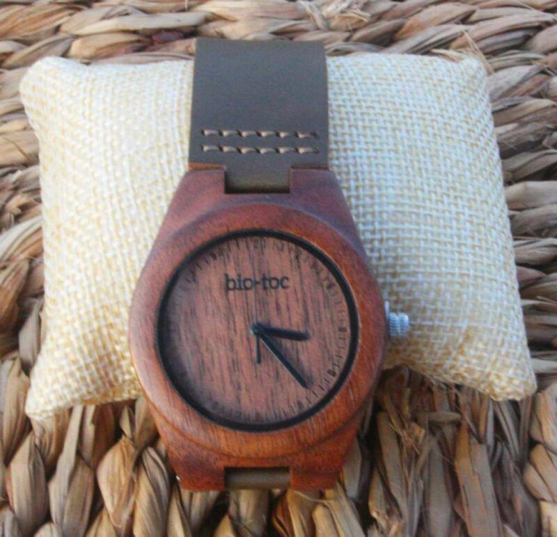 reloj de madera indiana mujer 1